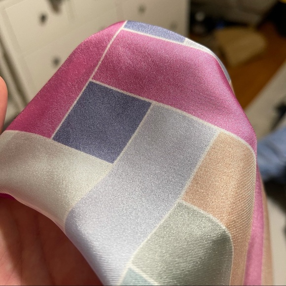 Plaid pastel Ann Taylor pure silk scarf - Picture 6 of 7